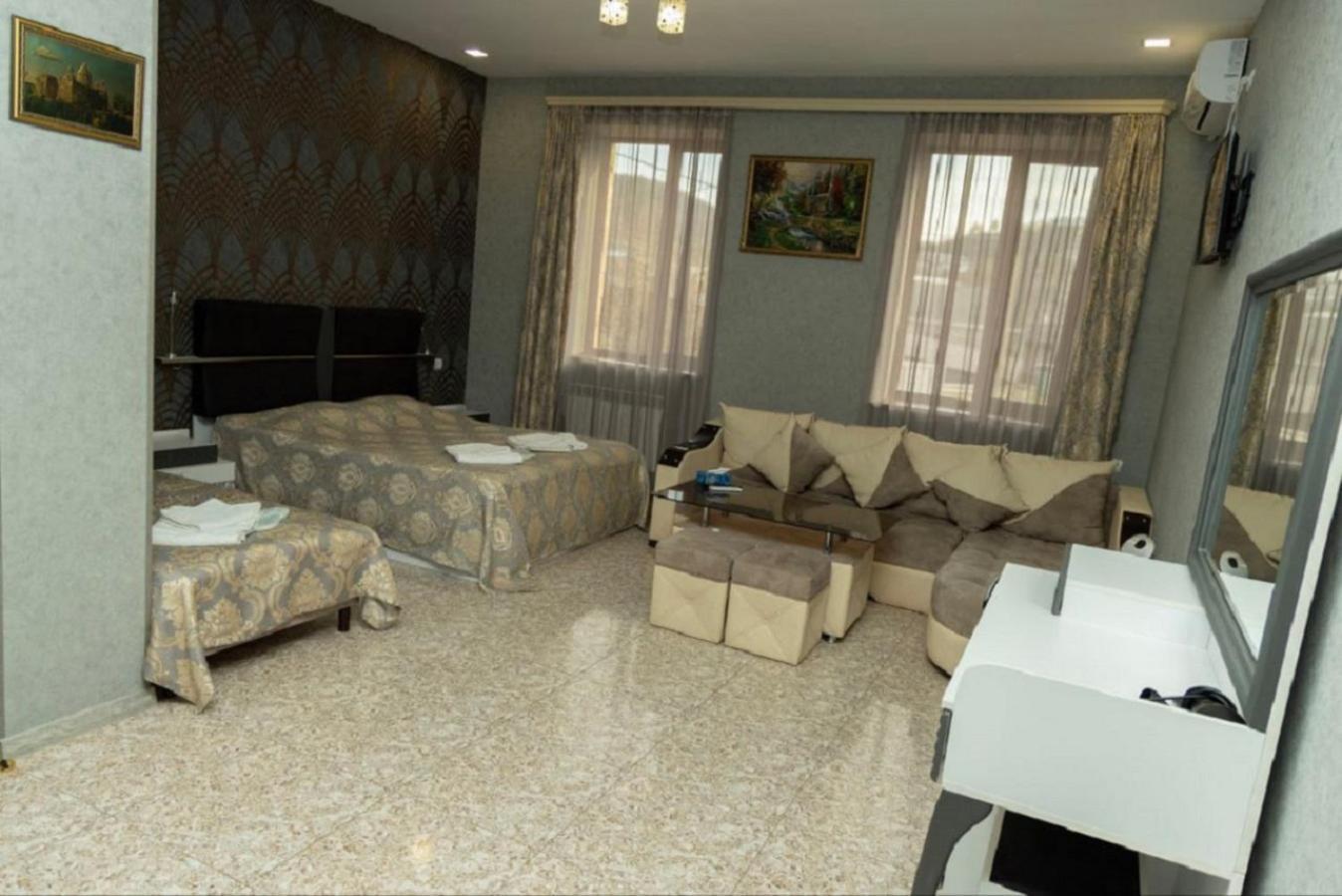 Noyemburg Hotel Noyemberyan Екстер'єр фото
